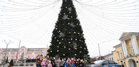 «Ёлка от Деда Мороза детям пострадавших регионов»