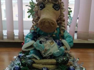 Подведены итоги муниципального этапа областной выставки новогодних композиций «Вместо ёлки – новогодний букет»