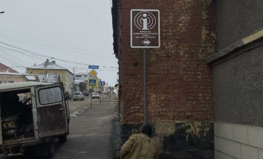 В Ельце с каждым днём растёт количество голых тополей