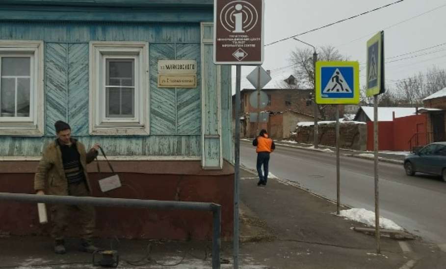 В Ельце с каждым днём растёт количество голых тополей