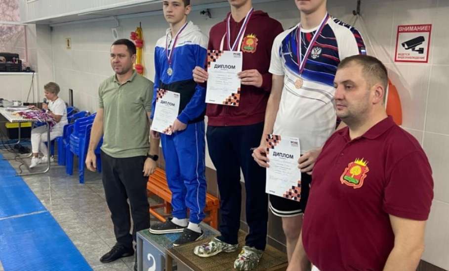 Соревнования по плаванию в Липецке: новые достижения для ельчан