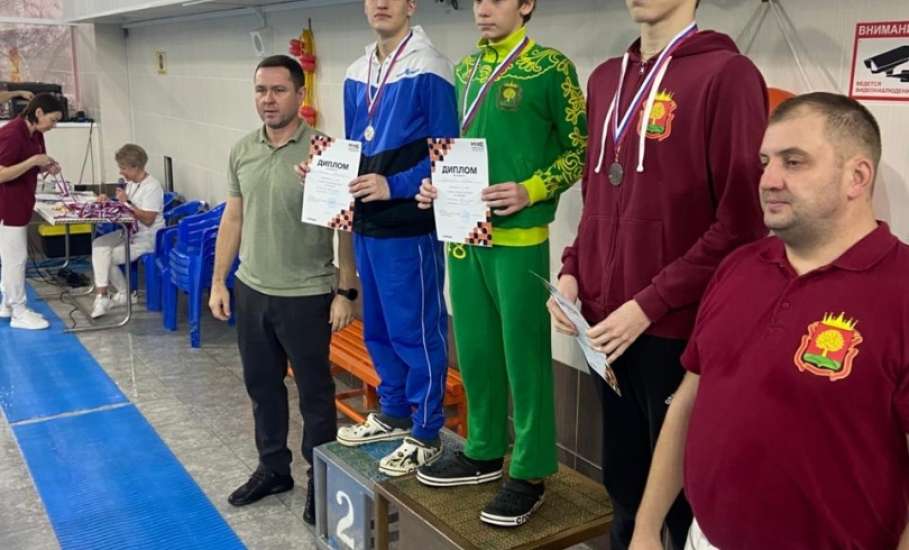 Соревнования по плаванию в Липецке: новые достижения для ельчан