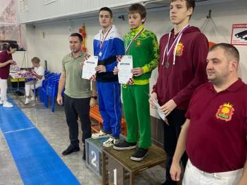 Соревнования по плаванию в Липецке: новые достижения для ельчан