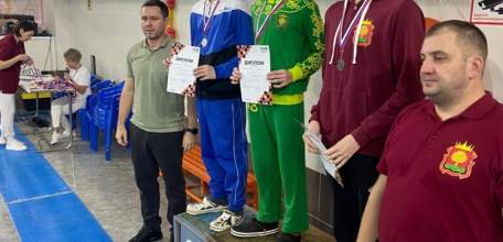 Соревнования по плаванию в Липецке: новые достижения для ельчан