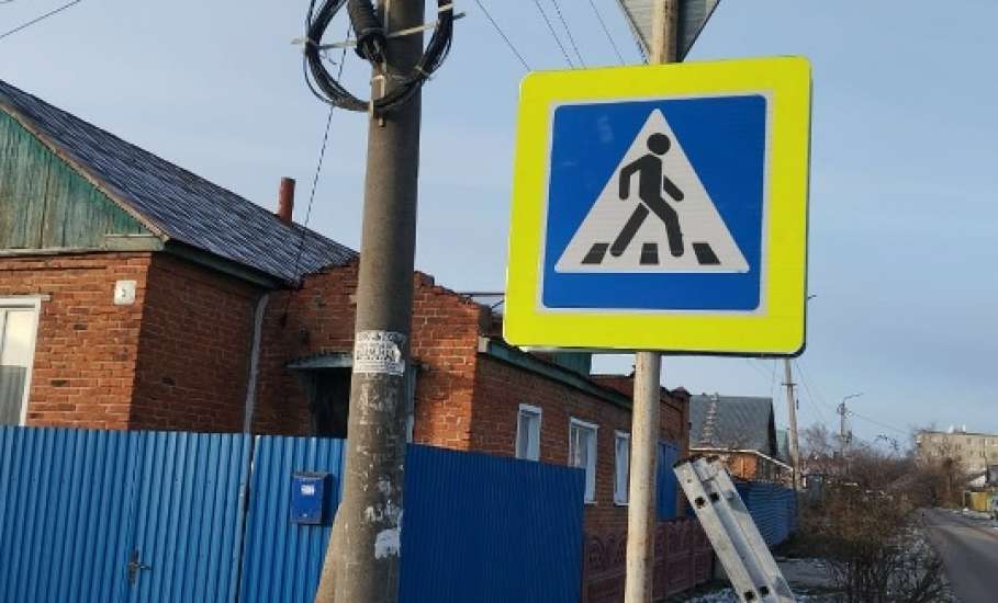 Сотрудники МУП &laquo;Елец-Сервис&raquo; продолжают работы по благоустройству города