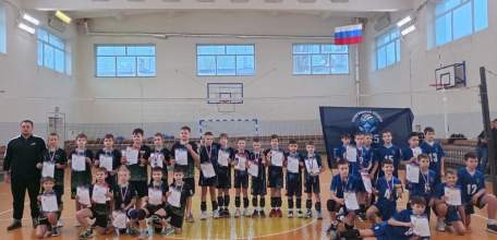 В Ельце прошло открытое первенство по волейболу