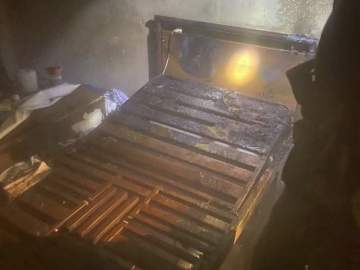 В горящей елецкой пятиэтажке пострадал 75-летний мужчина