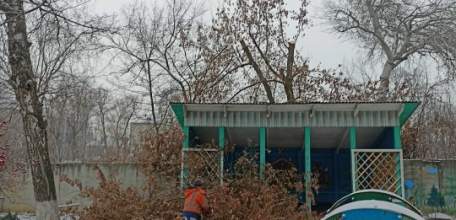 В Ельце благоустраивают территорию каждый день. Такая работа