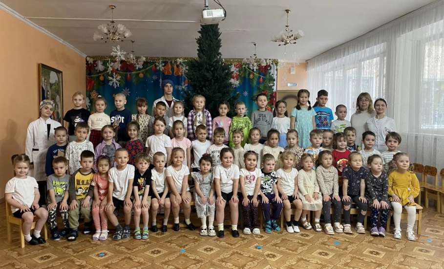 В детсадах Ельца показали, как нужно делать медицинские перевязки