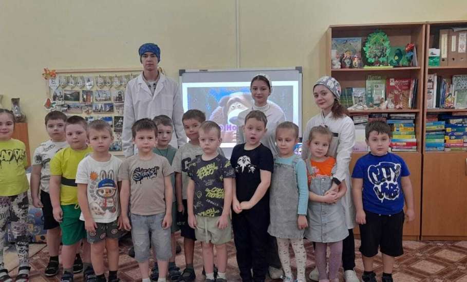 В детсадах Ельца показали, как нужно делать медицинские перевязки
