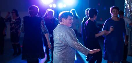 13 декабря в &laquo;Доме культуры железнодорожников&raquo; прошёл фестиваль &laquo;Серебряная дискотека&raquo; для старшего поколения в рамках проекта &laquo;Жить по-новому&raquo;