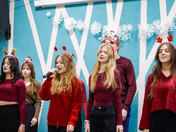 19 декабря в студенческой общежитии ЕГУ им. И. А. Бунина прошел наш новогодний студенческий квартирник, и он был просто МЕГА-КРУТ!