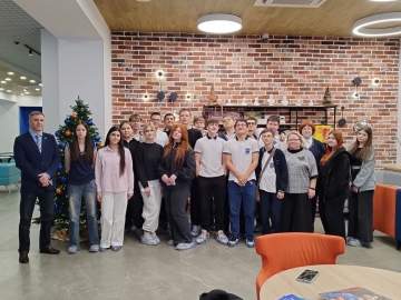 22 декабря 2025 года девятиклассники МБОУ СШ №23 г. Ельца посетили Центр молодёжной карьеры в г. Липецк