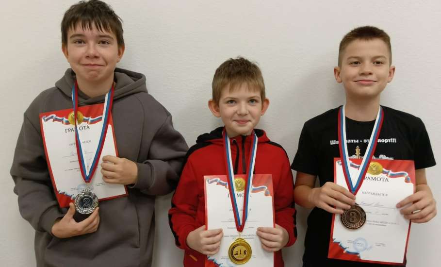 В спортивной школе №1 города Ельца состоялось награждение лучших спортсменов по итогам 2025 года