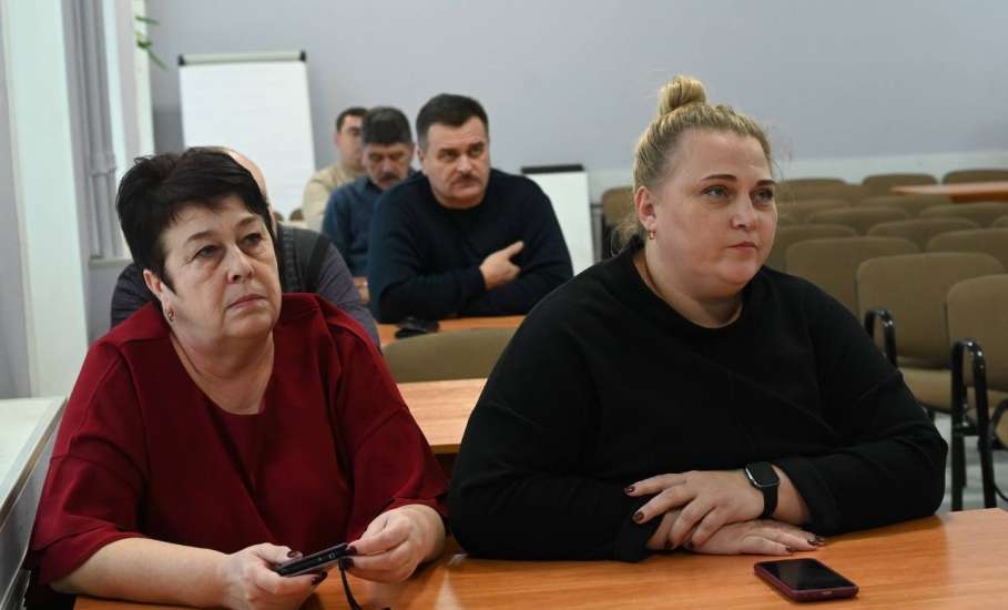 Рабочая встреча прошла в администрации Ельца по актуальным вопросам ЖКХ в преддверии Нового года