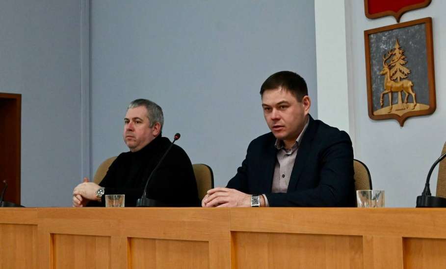 Рабочая встреча прошла в администрации Ельца по актуальным вопросам ЖКХ в преддверии Нового года