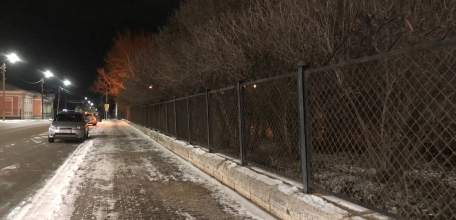 В Ельце наконец освободили старинную ограду Горсада от баннеров!