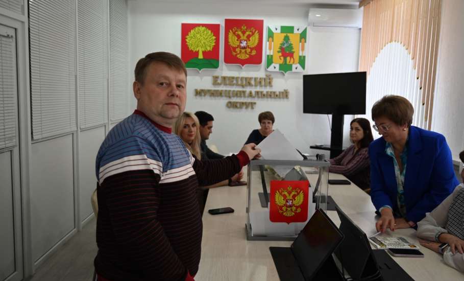 В администрации Елецкого округа состоялось первое организационное заседание территориальной избирательной комиссии нового состава