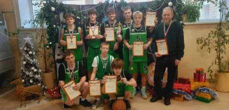 Елецкие баскетболисты из лицея №5 привезли бронзовые медали из Липецка