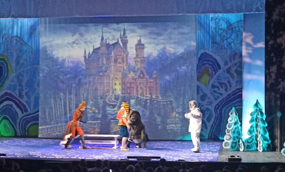 23  декабря 2025 года в Государственном академическом театре драмы имени Л.Н. Толстого состоялся волшебный новогодний праздник &mdash; Губернаторская ёлка!