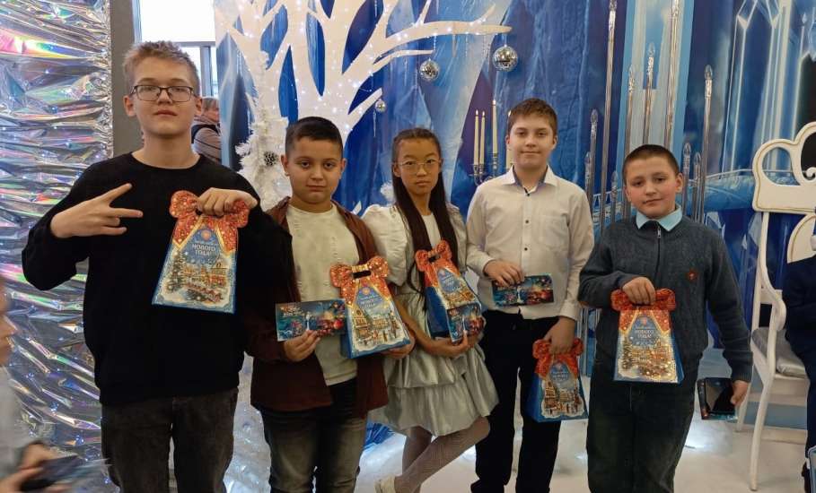 23  декабря 2025 года в Государственном академическом театре драмы имени Л.Н. Толстого состоялся волшебный новогодний праздник &mdash; Губернаторская ёлка!