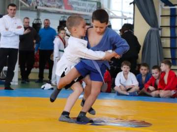 Воспитанники отделений борьбы &laquo;Спортивной школы&raquo; Елецкого округа приняли участие в Новогоднем фестивале единоборств, который состоялся в МАУ "Школа Елецкой борьбы"