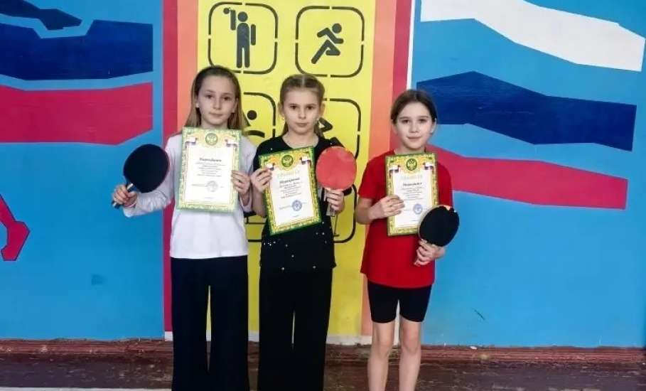 В преддверии Нового года состоялся открытый Новогодний турнир по настольному теннису среди обучающихся МАОУ ДО &laquo;Детско-юношеский центр им. Б. Г. Лесюка&raquo;