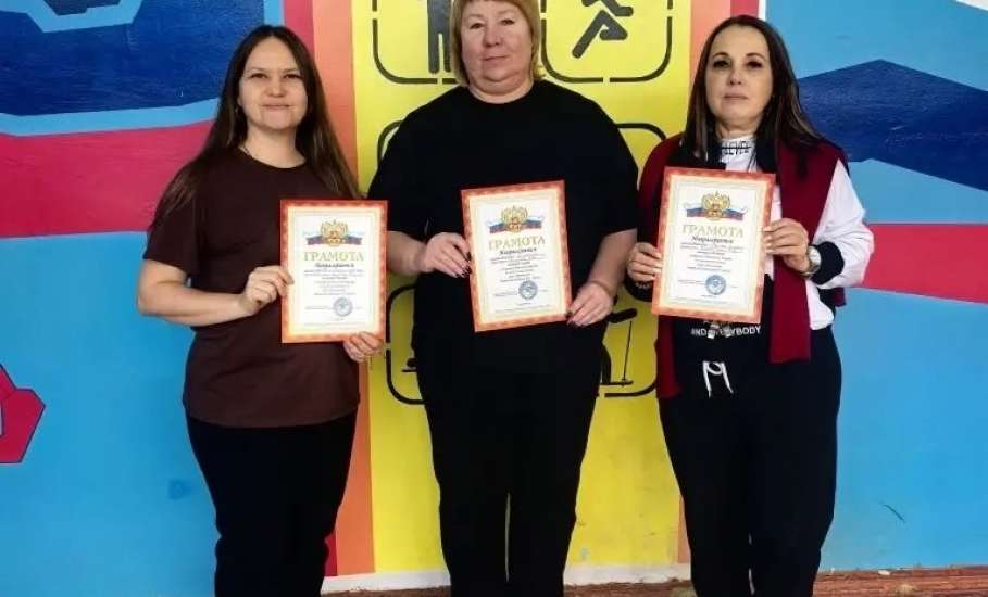 В преддверии Нового года состоялся открытый Новогодний турнир по настольному теннису среди обучающихся МАОУ ДО &laquo;Детско-юношеский центр им. Б. Г. Лесюка&raquo;