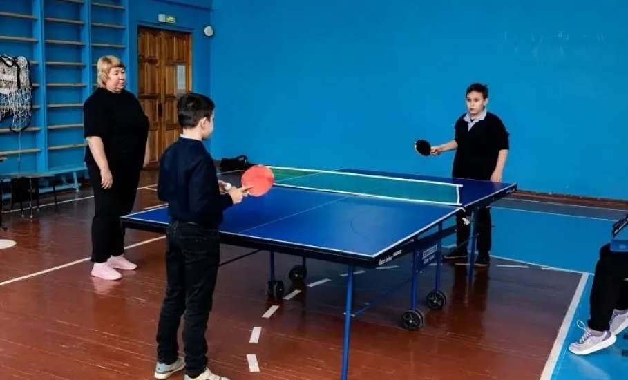 В преддверии Нового года состоялся открытый Новогодний турнир по настольному теннису среди обучающихся МАОУ ДО &laquo;Детско-юношеский центр им. Б. Г. Лесюка&raquo;