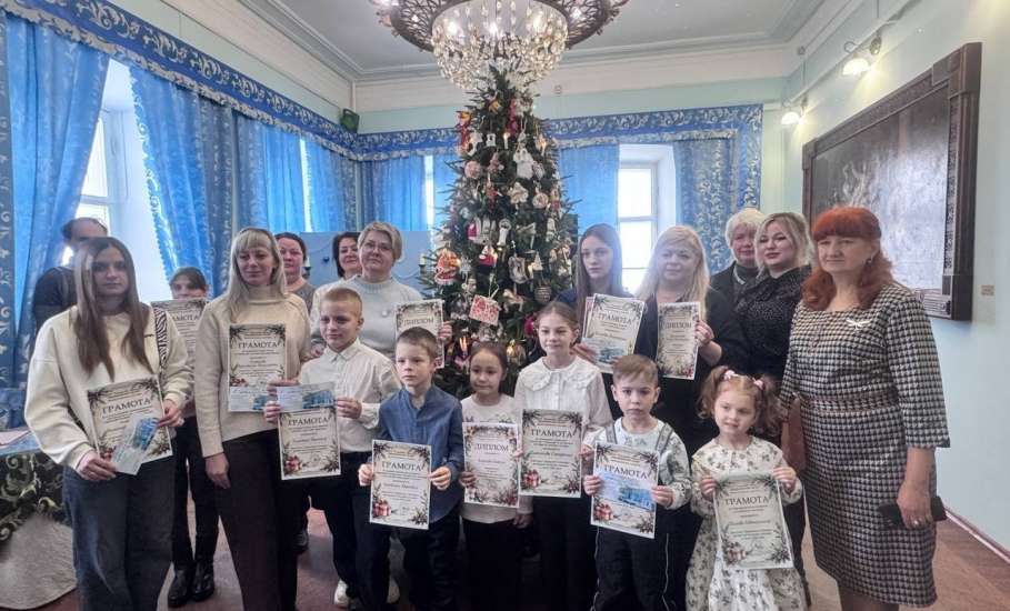 27 декабря в Музее купечества и сословий состоялась торжественная церемония награждения победителей конкурса авторской ёлочной игрушки в стиле XIX века