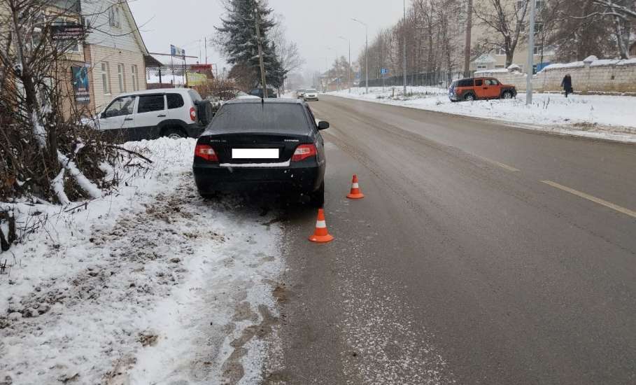 В Ельце автомобиль сбил 12-летнюю девочку. Ребёнок госпитализирован!