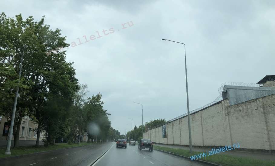 В Ельце бывший сотрудник исправительной колонии признан виновным в превышении полномочий и получении взятки