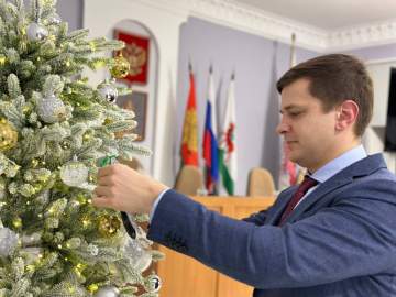 Глава Ельца исполнит новогоднее желание Александра и Дарьи - подарит поездку на море!