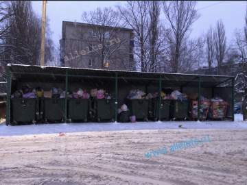 Мусорные контейнеры сегодня уже переполнены в Ельце!