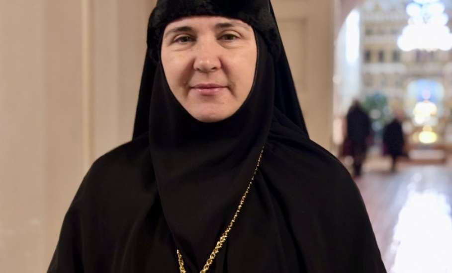 В Рождественский сочельник в храме Спаса Нерукотворного города Ельца совершена Божественная литургия по чину святителя Василия Великого