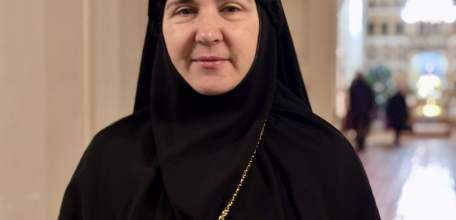 В Рождественский сочельник в храме Спаса Нерукотворного города Ельца совершена Божественная литургия по чину святителя Василия Великого