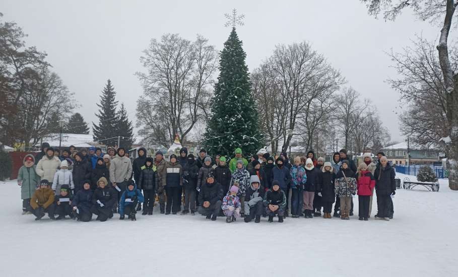 В канун Рождества Христова на территории Детского парка прошли городские соревнования "Мандариновый забег"