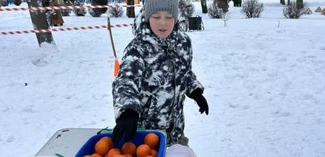 В канун Рождества Христова на территории Детского парка прошли городские соревнования "Мандариновый забег"