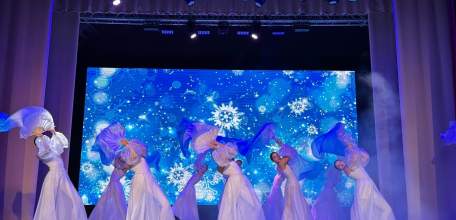 Моменты с новогодних представлений в Доме культуры железнодорожников