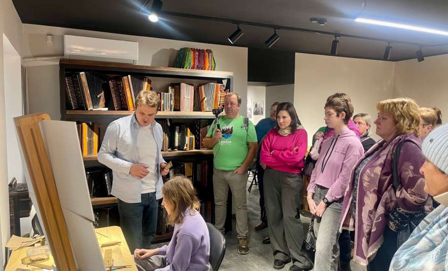 В ЦЕНТРЕ ЕЛЕЦКОЙ РОЯЛЬНОЙ ГАРМОНИКИ им. А. МАТЮХИНА  в течение всех новогодних выходных работает насыщенная экскурсионная программа