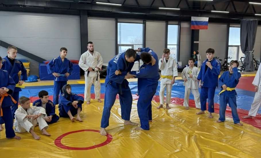 Чемпион мира провёл тренировку по дзюдо в Ельце