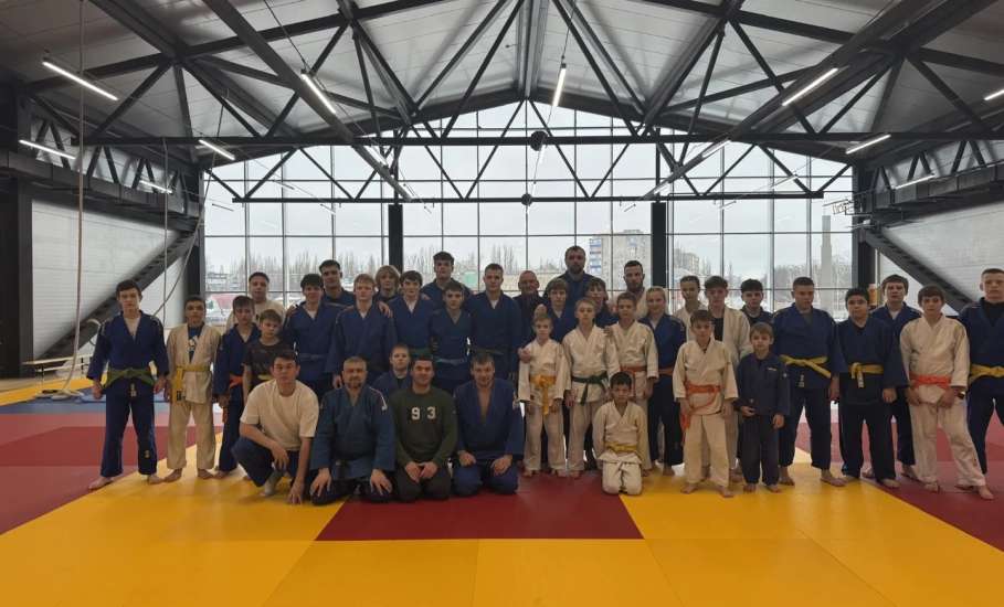 Чемпион мира провёл тренировку по дзюдо в Ельце