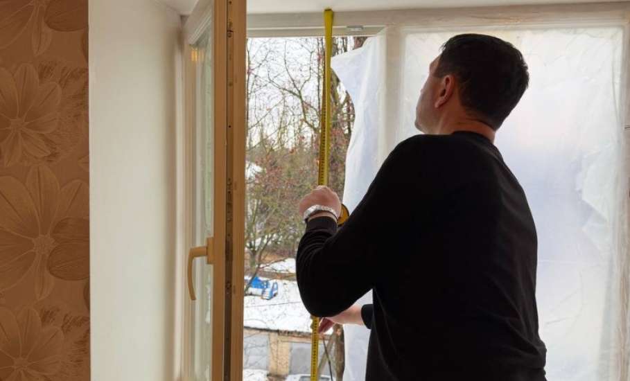 Вячеслав Жабин: &laquo;Держу на контроле ход работ по восстановлению поврежденных остеклений в многоквартирных домах после атаки вражеских беспилотников 5 января&raquo;