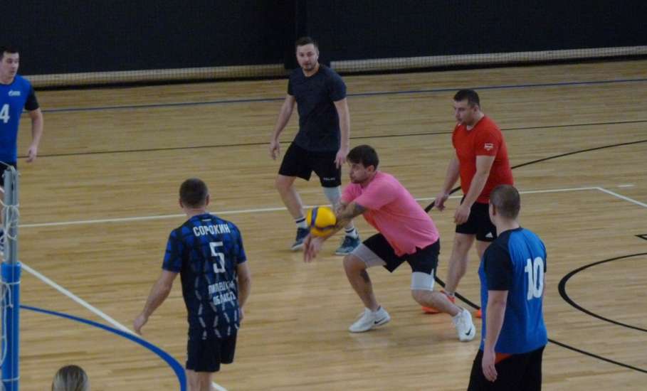 5 января во Дворце спорта имени Александра Петрова состоялся традиционный рождественский турнир по волейболу