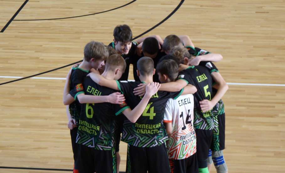 5 января во Дворце спорта имени Александра Петрова состоялся традиционный рождественский турнир по волейболу