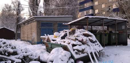 Проблема со своевременным вывозом мусора в Ельце пока есть