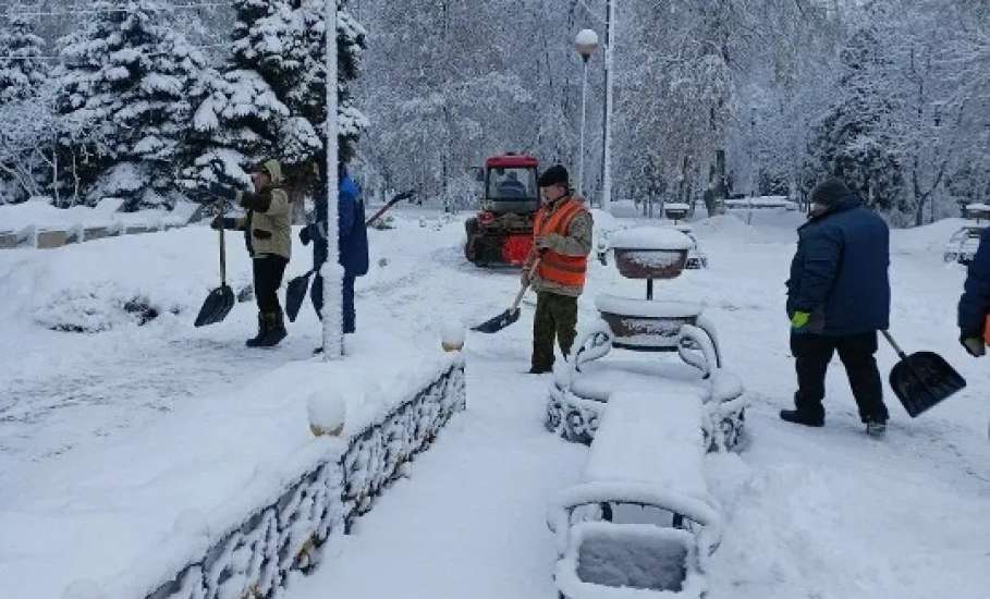 Уборка снега идёт в Ельце по плану
