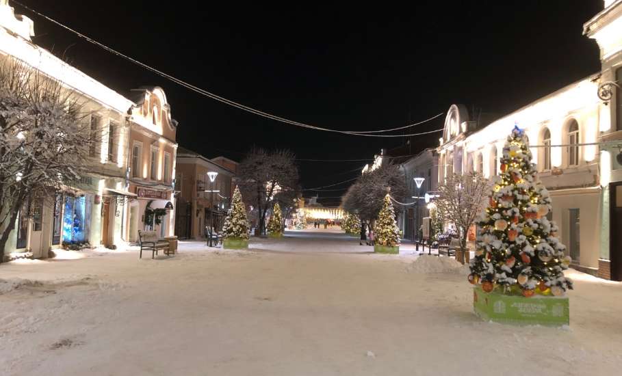 Игорь Артамонов: "Один человек пострадал во время налёта БПЛА на Елец. Он получил осколочное ранение."