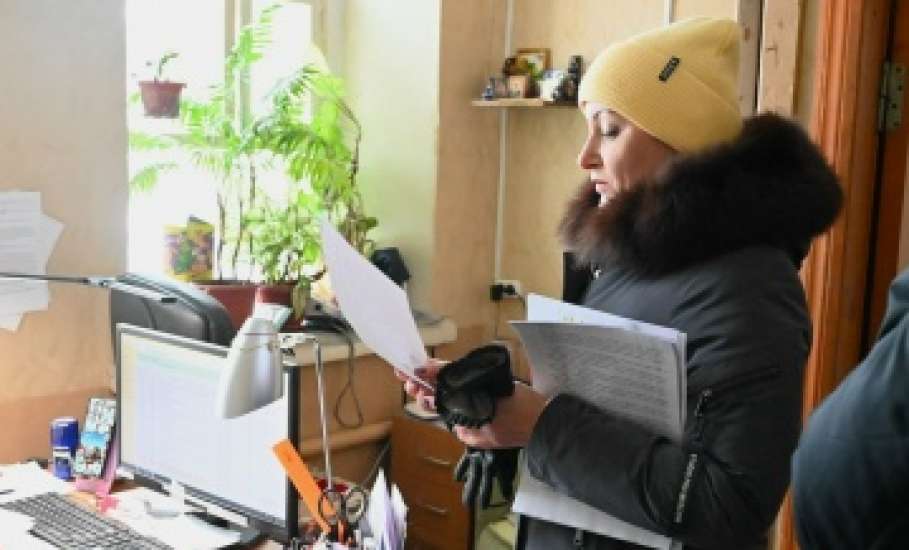 Внимание жителям города! Из-за погодных условий существует риск обрушения снега и сосулек с крыши зданий