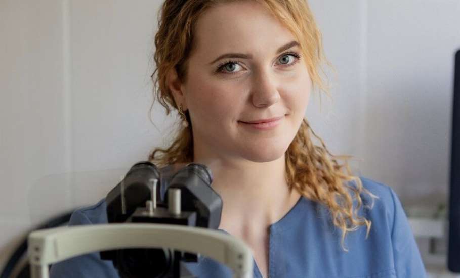 Врач Марина Доминюк: &laquo;Ребёнок, брызнувший себе в глаз &laquo;суперклеем&raquo; &mdash; приехали с полностью склеенными веками!&raquo;